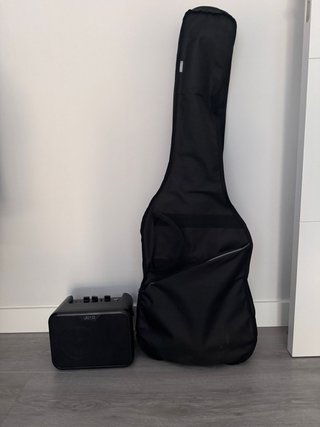 Guitarra Eléctrica Negra + Amplificador