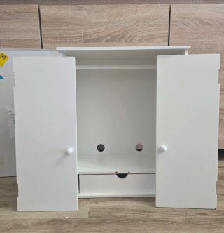 Armario de madera para muñecas