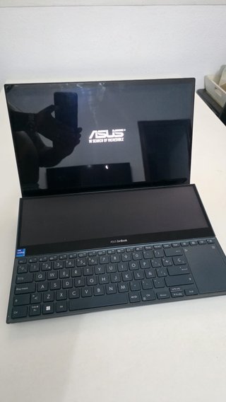 ASUS Zenbook Pro Duo 15 OLED UX582Z (Negociable)