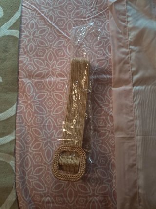 Cinturón beige y rosa tejido
