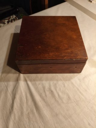 Caja de madera antigua