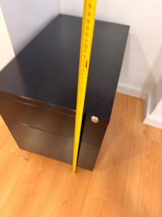 Cajonera metálica de oficina con ruedas
