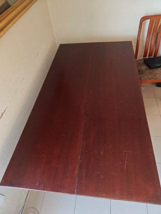 MESA DE COMEDOR EXTENSIBLE DE MADERA MACIZA