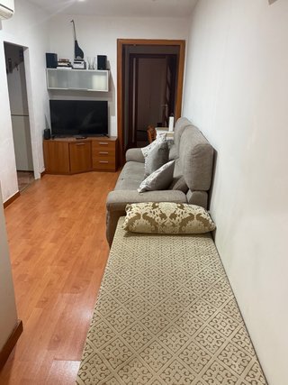 Se alquila plaza de cama con armario