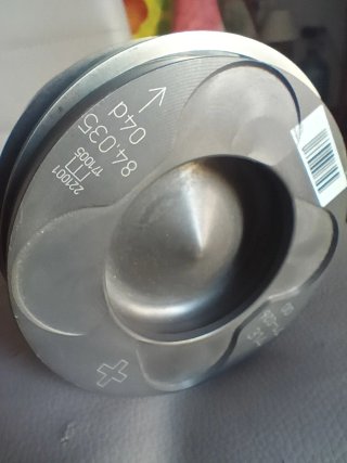 Pistón de motor.