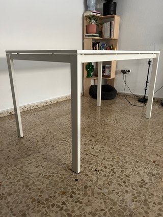 Mesa de comedor blanca