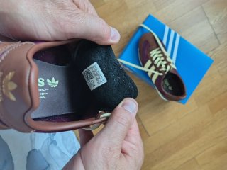 Zapatillas Adidas Marrones y Moradas
