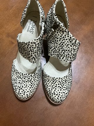 Zapatos TOMS tacón estampado dálmata T.36