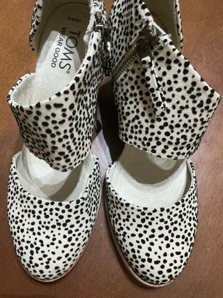 Zapatos TOMS tacón estampado dálmata T.36