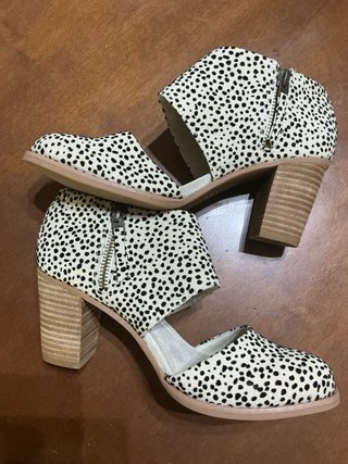 Zapatos TOMS tacón estampado dálmata T.36