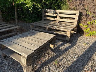 Conjunto Sofás Palets Exterior + Mesa