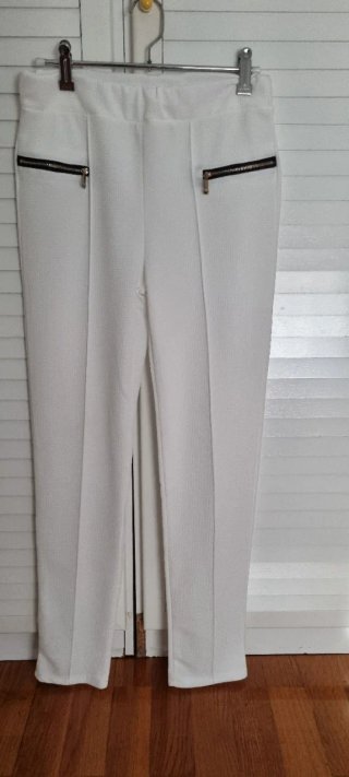 Camisa y pantalón.