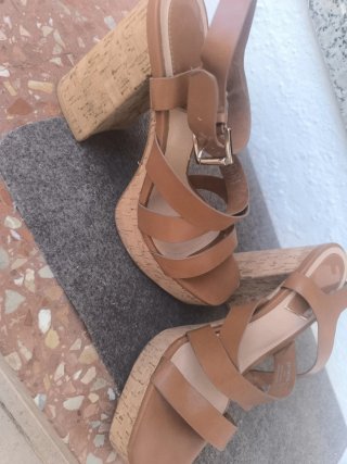 Sandalia de tiras plataforma