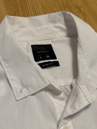 Camisa blanca de manga larga