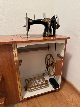 Máquina de coser antigua