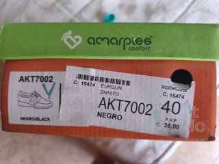 Zapatos de señora negros nuevos