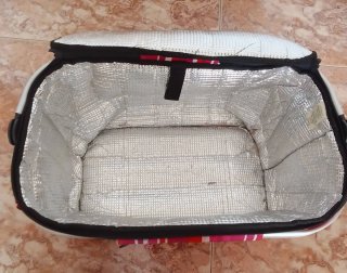 Nevera y cesta comida