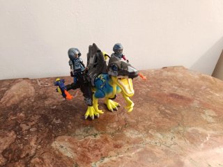 Playmobil dinosaurio con figuras