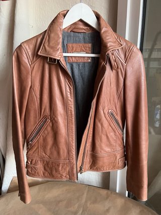 Chaqueta de cuero marrón