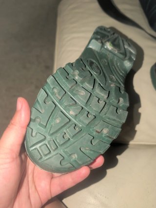 Zapatos de trabajo Be work. grises y verdes
