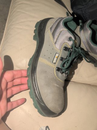 Zapatos de trabajo Be work. grises y verdes