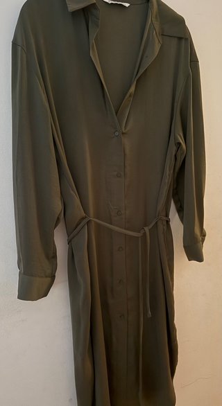 Vestido camisero verde Stradivarius