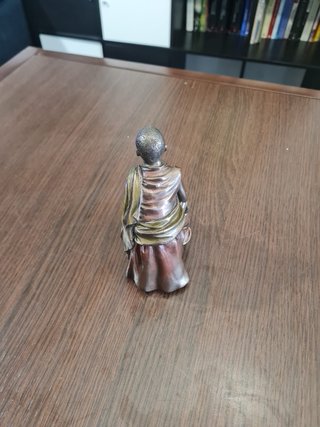 Figura Decorativa Monje Budista Tibetano