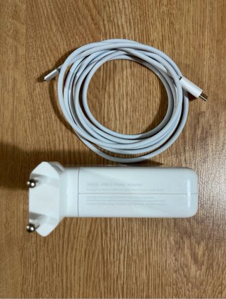 Cargador MacBook 140W + Cable MagSafe 3 de Apple