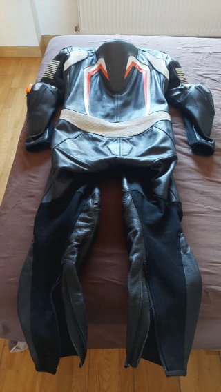 Mono de moto Goyamoto Talla 52