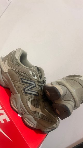 Zapatillas New Balance grises y verdes