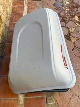 Cofre portaequipajes coche