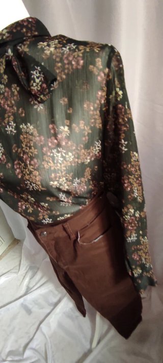 Blusa Zara gasa estampada floral marrón talla M