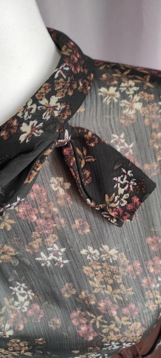Blusa Zara gasa estampada floral marrón talla M
