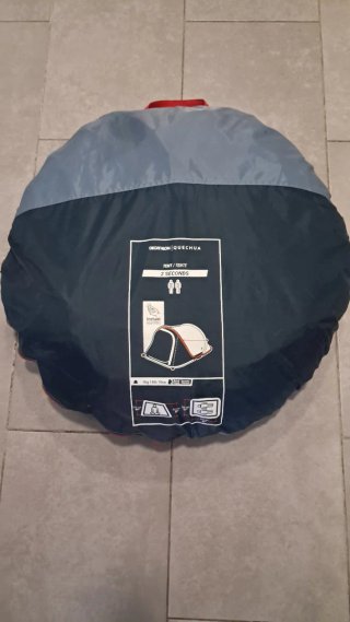 Tienda Decathlon Quechua 2 Seconds 2015