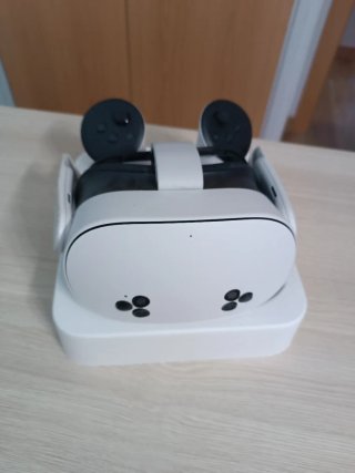 Cuffie VR Meta Quest 3S e Controller