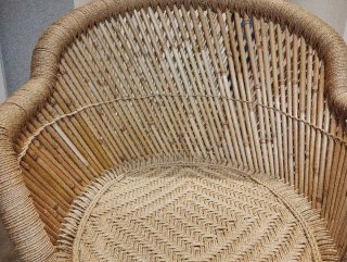 Sillón de mimbre redondo