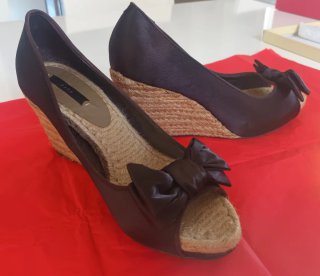 Sandalias cuña Zara marrón chocolate lazo