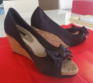 Sandalias cuña Zara marrón chocolate lazo