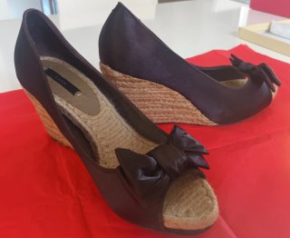 Sandalias cuña Zara marrón chocolate lazo