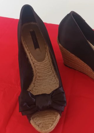 Sandalias cuña Zara marrón chocolate lazo