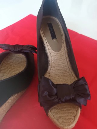 Sandalias cuña Zara marrón chocolate lazo