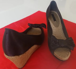 Sandalias cuña Zara marrón chocolate lazo