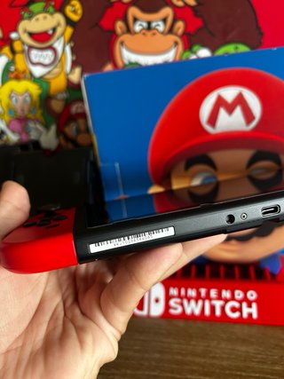 Nintendo Switch Edición Especial Mario COMO NUEVA