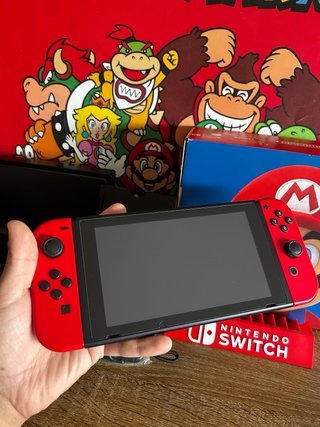Nintendo Switch Edición Especial Mario COMO NUEVA