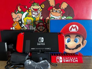 Nintendo Switch Edición Especial Mario COMO NUEVA