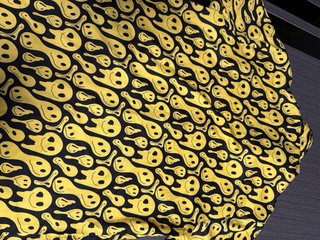 Camiseta Estampada Smiley Negro Amarillo