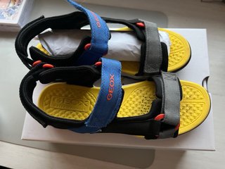 Sandalias Geox niño talla 39.