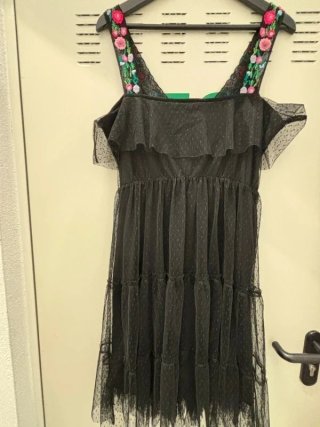 Vestido negro Tintoretto bordado flores