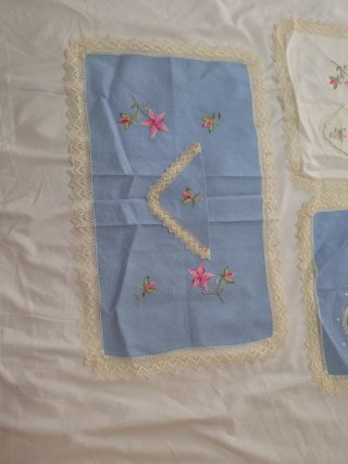 Manteles y servilletas bordados a mano