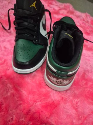 Zapatillas Jordan Negras y Verdes